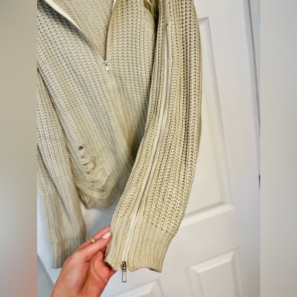 Main Strip cream oversized distressed zipper cardigan; ONESIZE;perfect condition - Picture 2 of 7